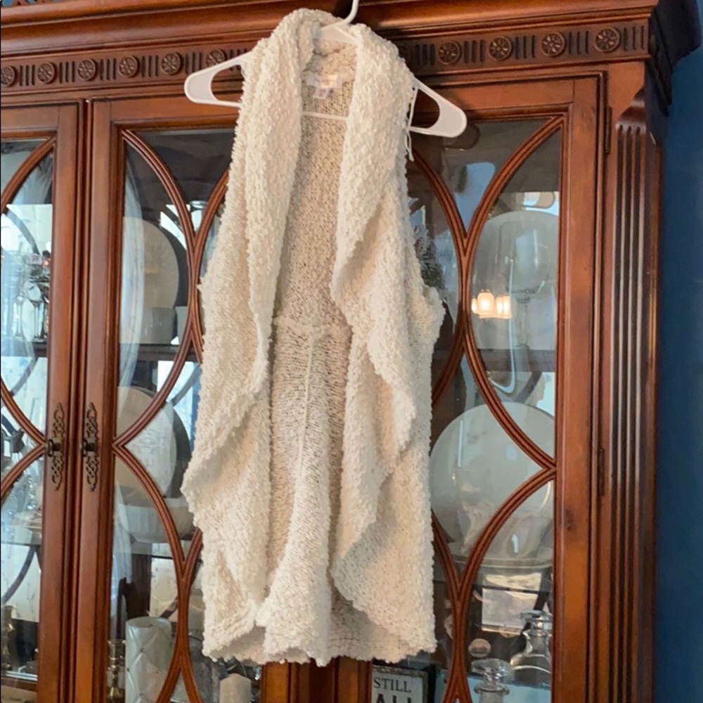 Maternity cardigan no sleeves